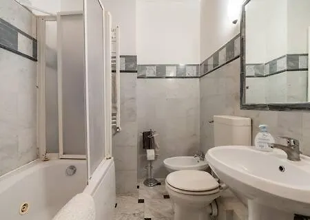 And Quiet Loft 5 Minutes Walk From The Duomo Firenze