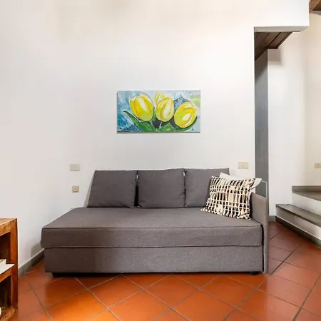 And Quiet Loft 5 Minutes Walk From The Duomo *