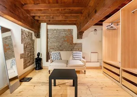 And Quiet Loft 5 Minutes Walk From The Duomo