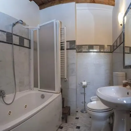 And Quiet Loft 5 Minutes Walk From The Duomo *