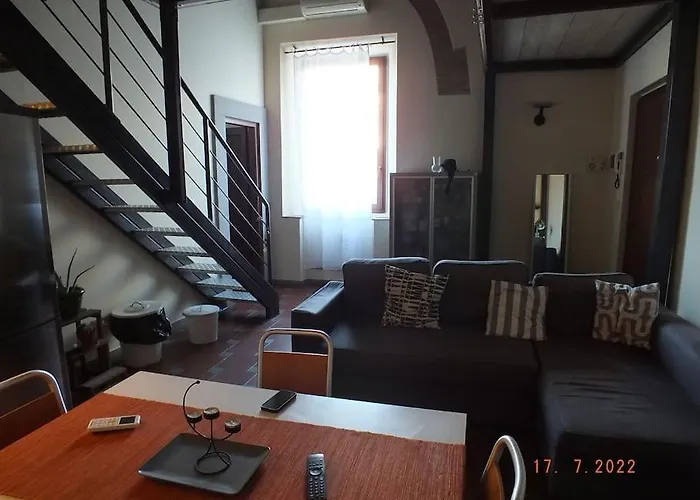 Apartament And Quiet Loft 5 Minutes Walk From The Duomo