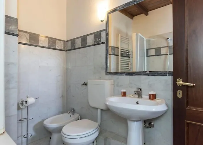 And Quiet Loft 5 Minutes Walk From The Duomo Apartament