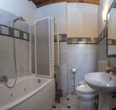 And Quiet Loft 5 Minutes Walk From The Duomo *